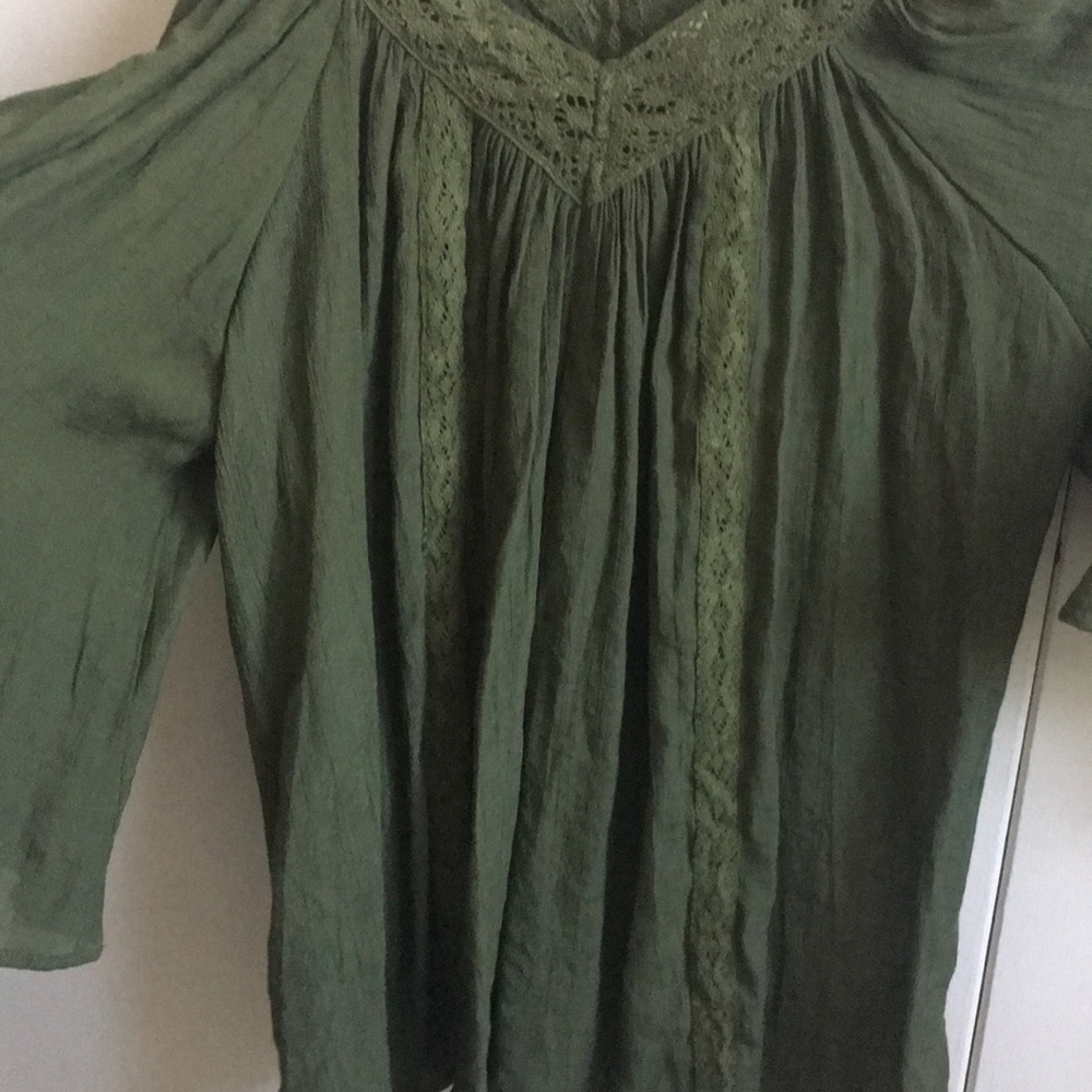 Green blouse - Picture 4 of 7